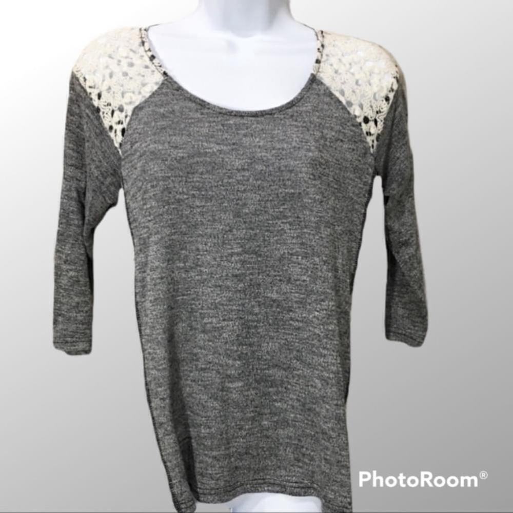 Umgee Grey Black Crochet Lace Top Size Medium